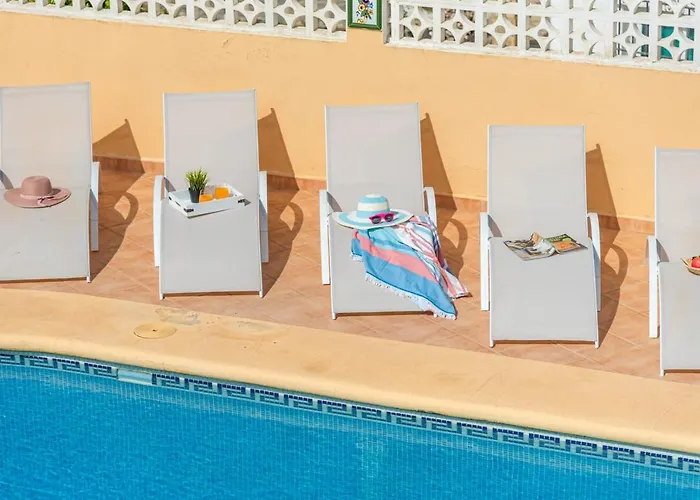 Chaniris - Plusholidays Βίλα Casas de Torrat